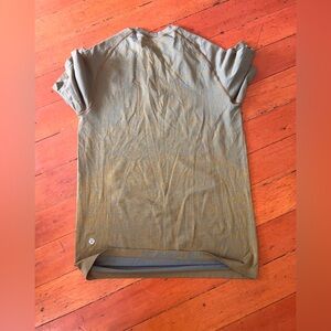 Lululemon Athletica Green Short Sleeve Tee